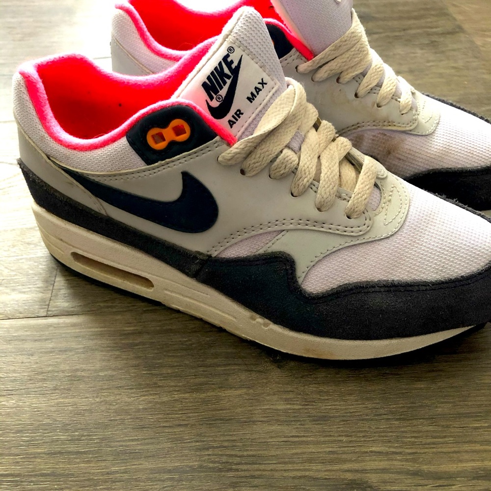Women’s Nike shoes